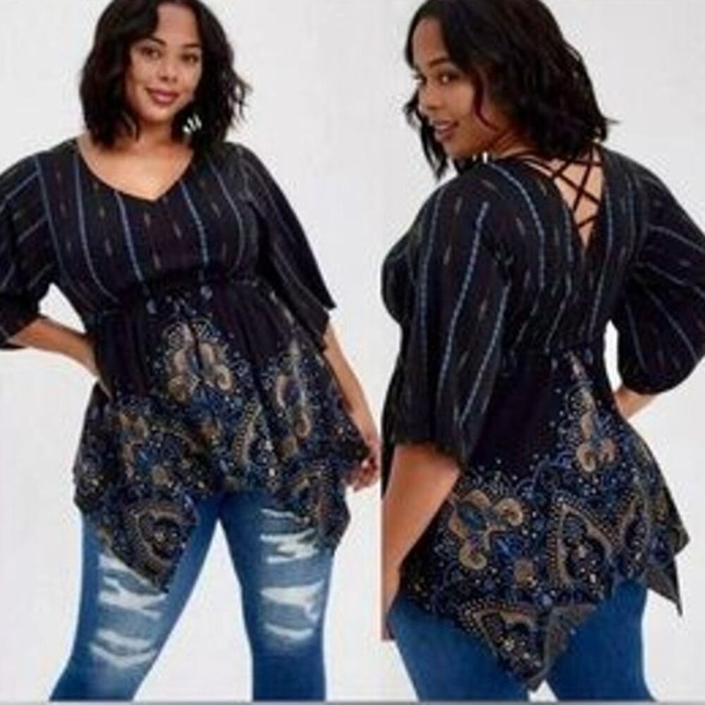 NWT Torrid Babydoll Medallion Sharkbite Lattice Tunic Top Shirt Size: 0X (12)